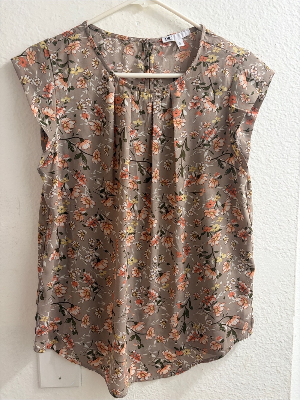 DR2 Taupe Floral Cap-Sleeve Blouse with Peach Accents